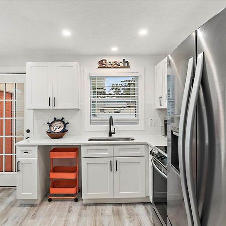 סיינט פיטרסברג Quaint Gulfport Beach Bungalow מראה חיצוני תמונה