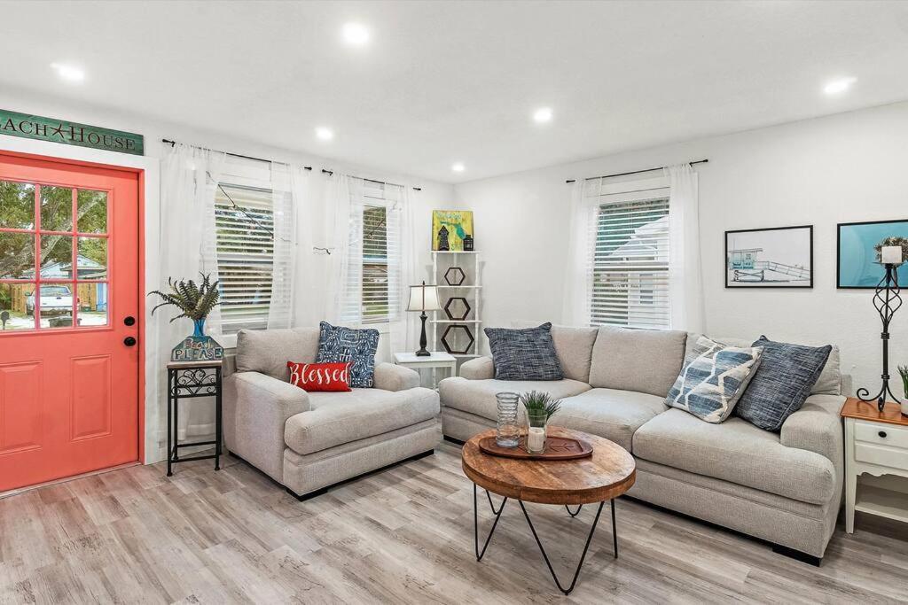 סיינט פיטרסברג Quaint Gulfport Beach Bungalow מראה חיצוני תמונה