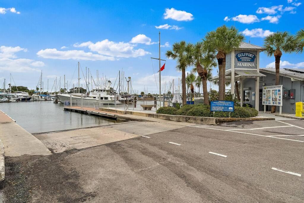 סיינט פיטרסברג Quaint Gulfport Beach Bungalow מראה חיצוני תמונה