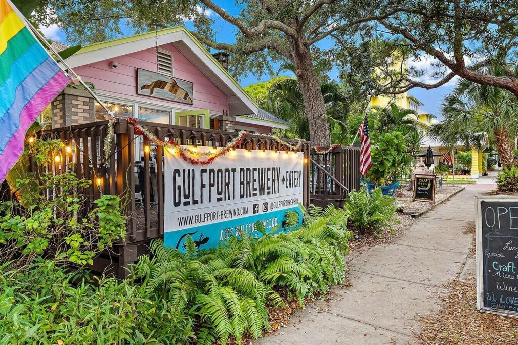 סיינט פיטרסברג Quaint Gulfport Beach Bungalow מראה חיצוני תמונה