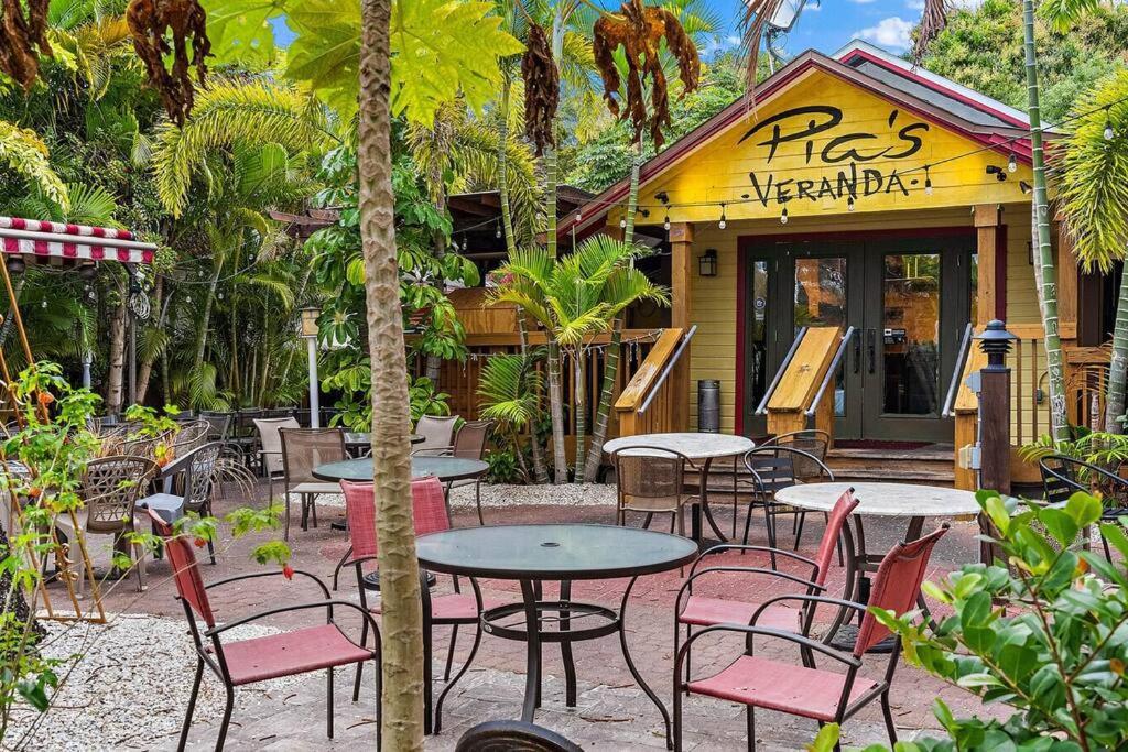 סיינט פיטרסברג Quaint Gulfport Beach Bungalow מראה חיצוני תמונה