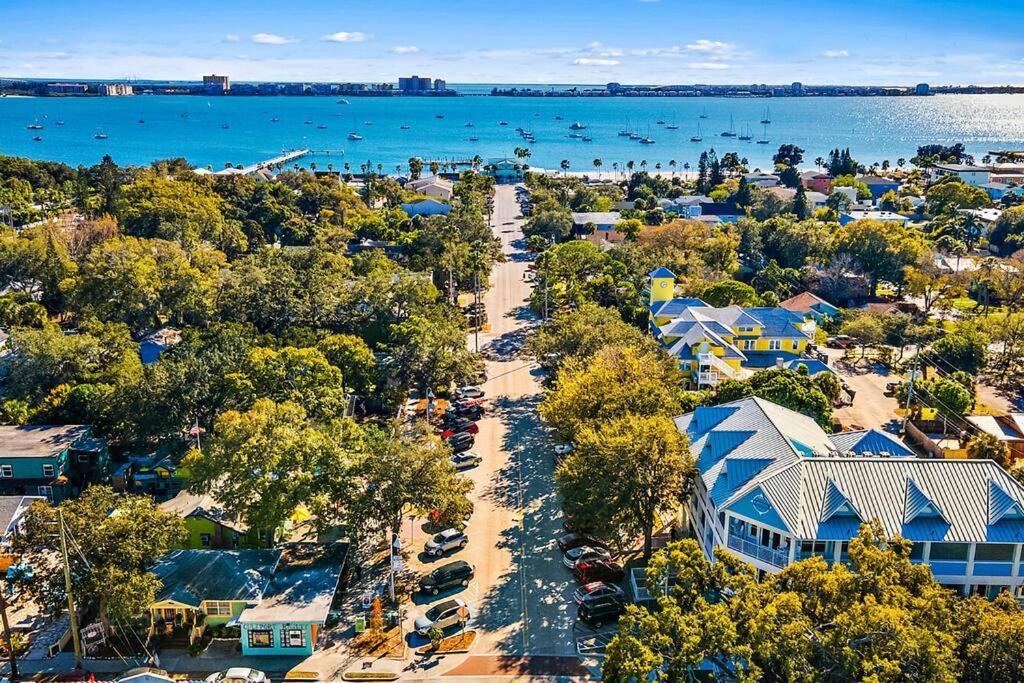 סיינט פיטרסברג Quaint Gulfport Beach Bungalow מראה חיצוני תמונה