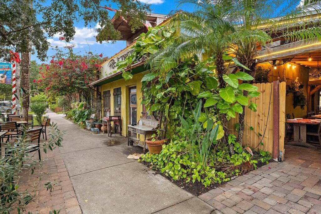 סיינט פיטרסברג Quaint Gulfport Beach Bungalow מראה חיצוני תמונה