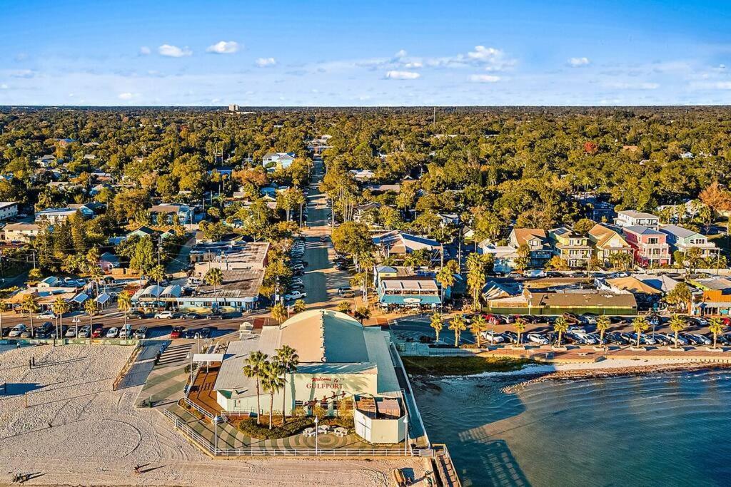 סיינט פיטרסברג Quaint Gulfport Beach Bungalow מראה חיצוני תמונה